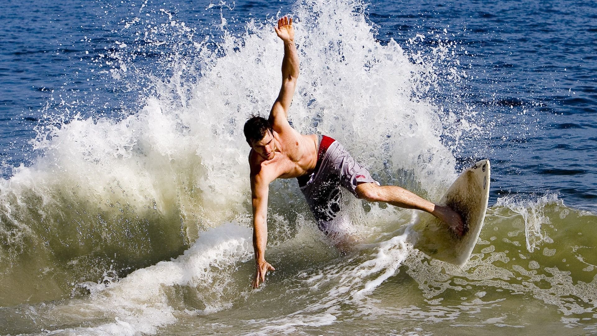 快船队迎难而上，季后赛拼搏到底，快船季后赛输给谁了